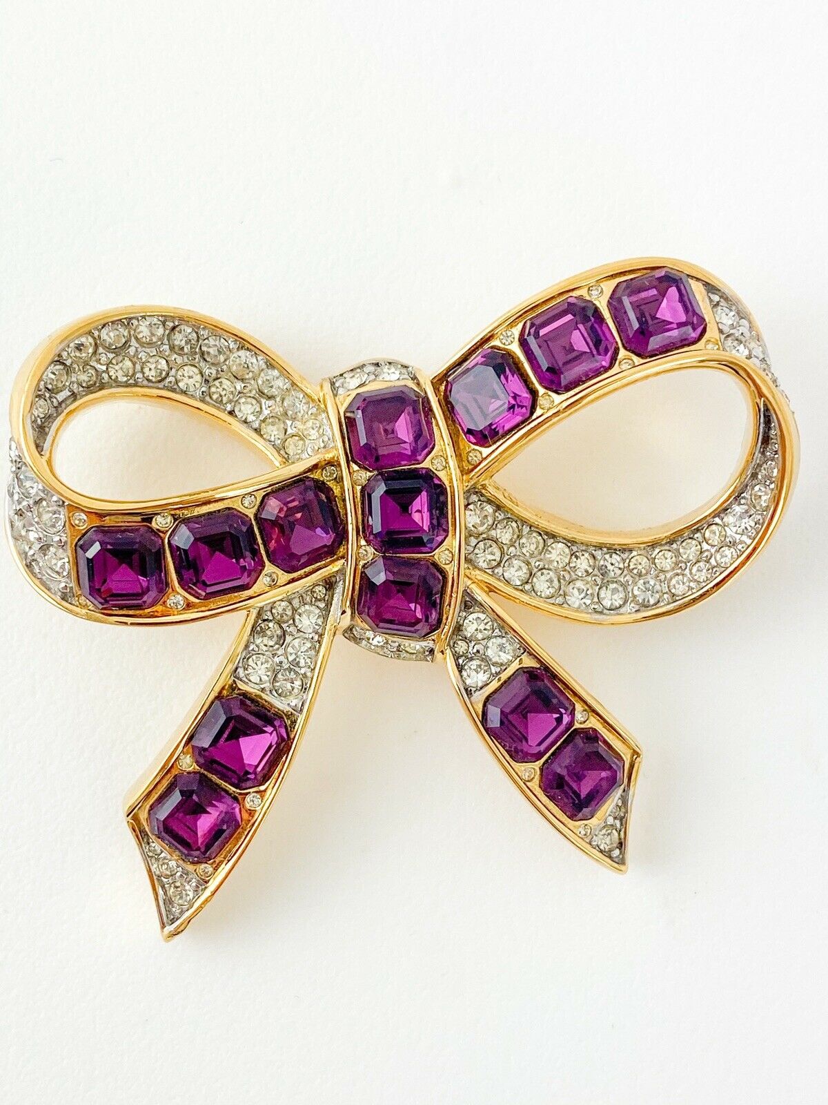 NINA RICCI Vintage Gold Tone Bow Ribbon Brooch Pin Rhinestone