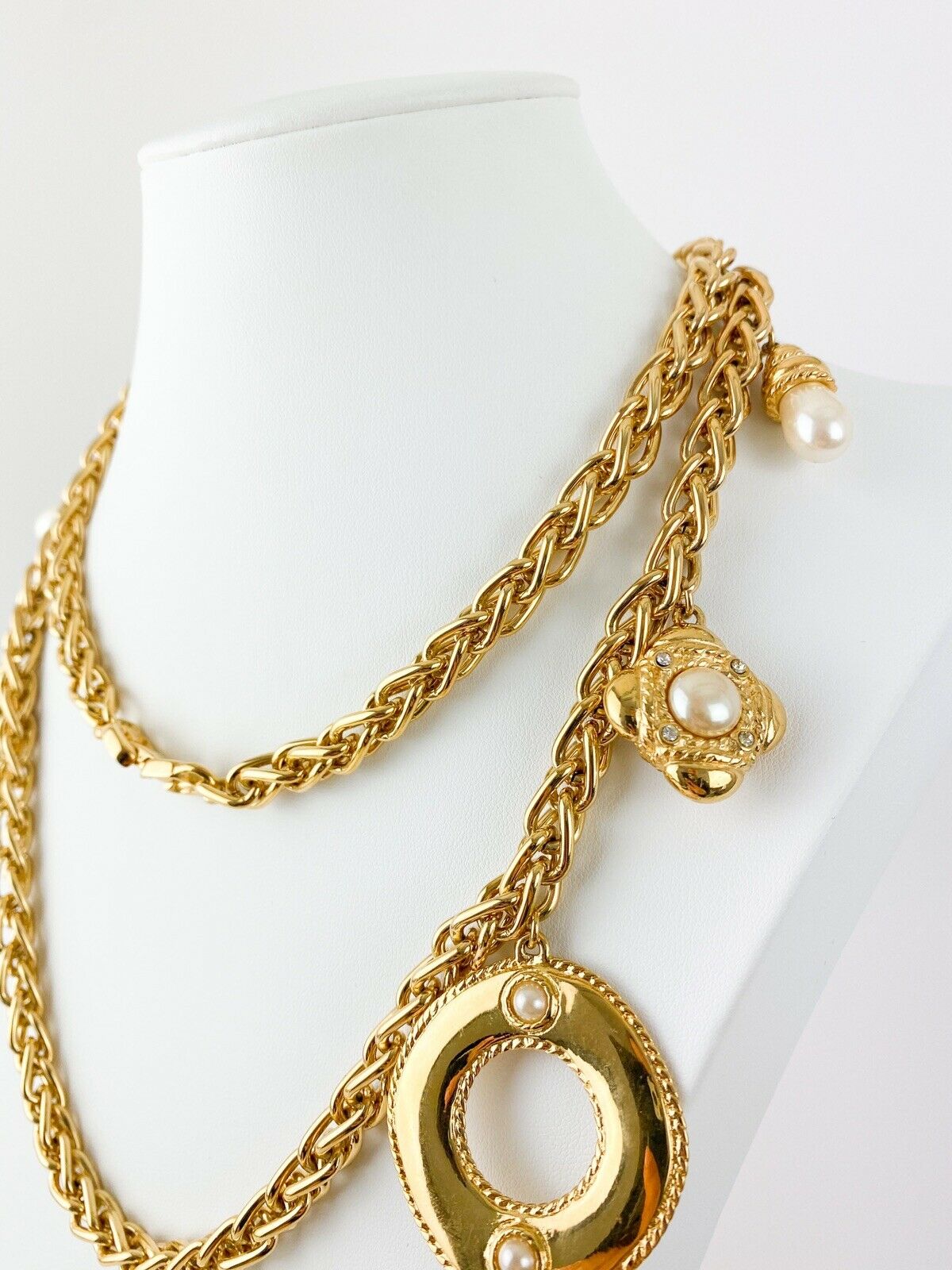 Bijoux Givenchy Paris New York Vintage Gold Tone Multi-Charm Necklace Faux Pearl