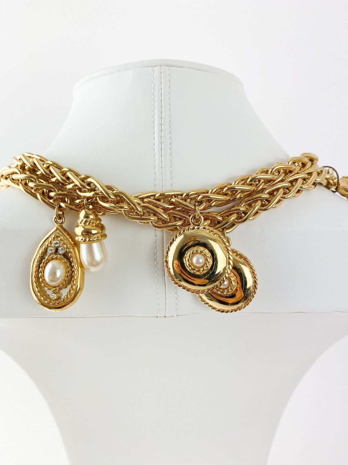 Bijoux Givenchy Paris New York Vintage Gold Tone Multi-Charm Necklace Faux Pearl