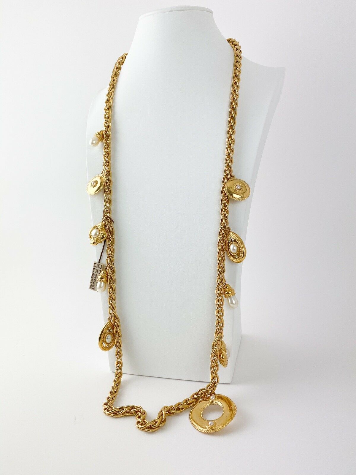 Bijoux Givenchy Paris New York Vintage Gold Tone Multi-Charm Necklace Faux Pearl