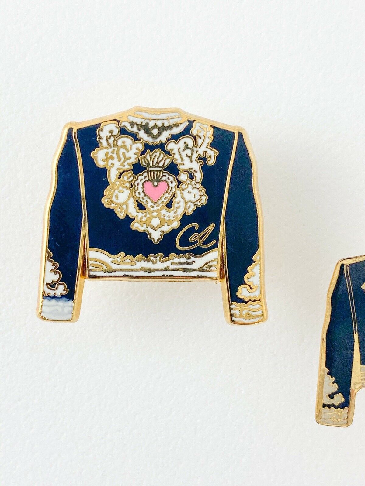 Christian Lacroix 太陽モチーフブローチ 太陽モチーフの真鍮ブローチ