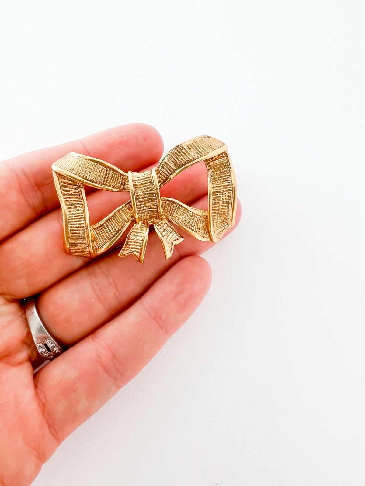 YSL Yves Saint Laurent Vintage Bow Ribbon Brooch Pin Gold Tone