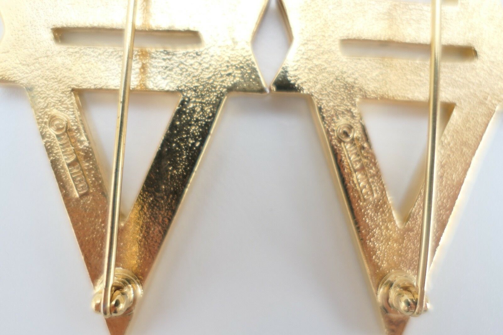 NINA RICCI Beautiful Ice Rhinestones Double Triangle Gold Tone Brooch Pin Vintage