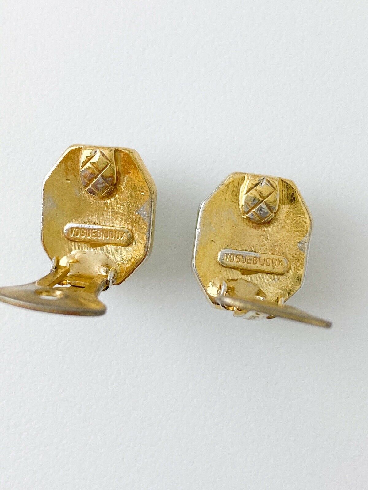 Vogue Bijoux Vintage Gold Tone Earrings Cabochon Emerald Green