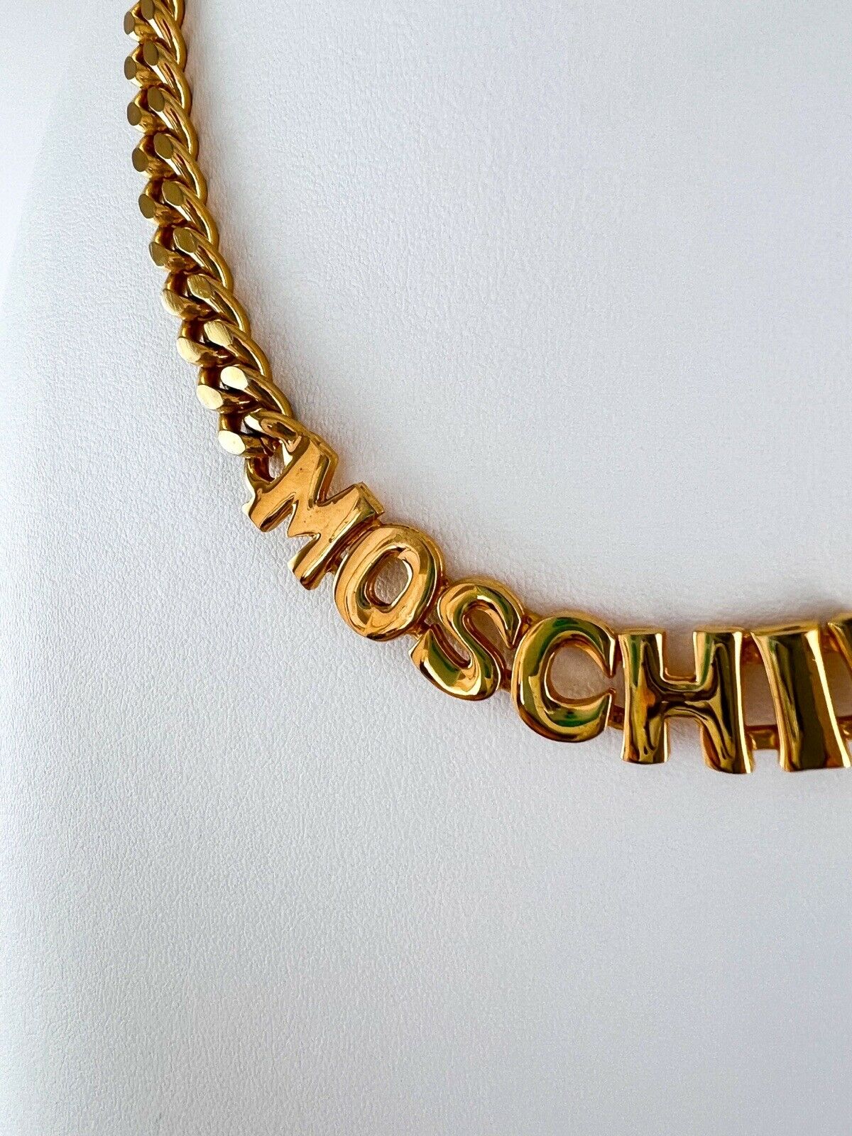 【SOLD OUT】Moschino Vintage Gold Tone Choker Necklace Chain Logo Charm