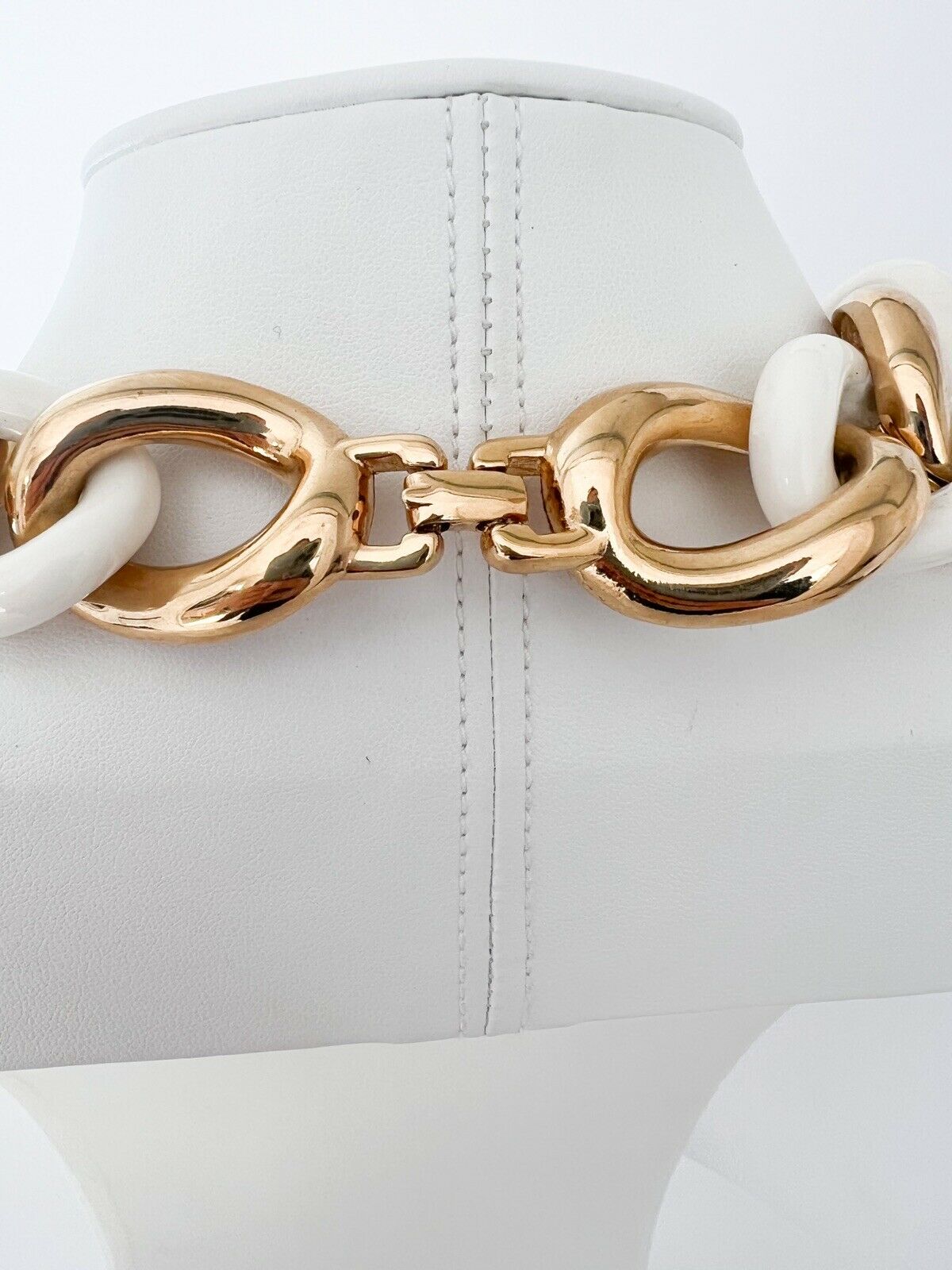 【SOLD OUT】Givenchy Vintage Gold Tone Choker Necklace Large Chain Link White