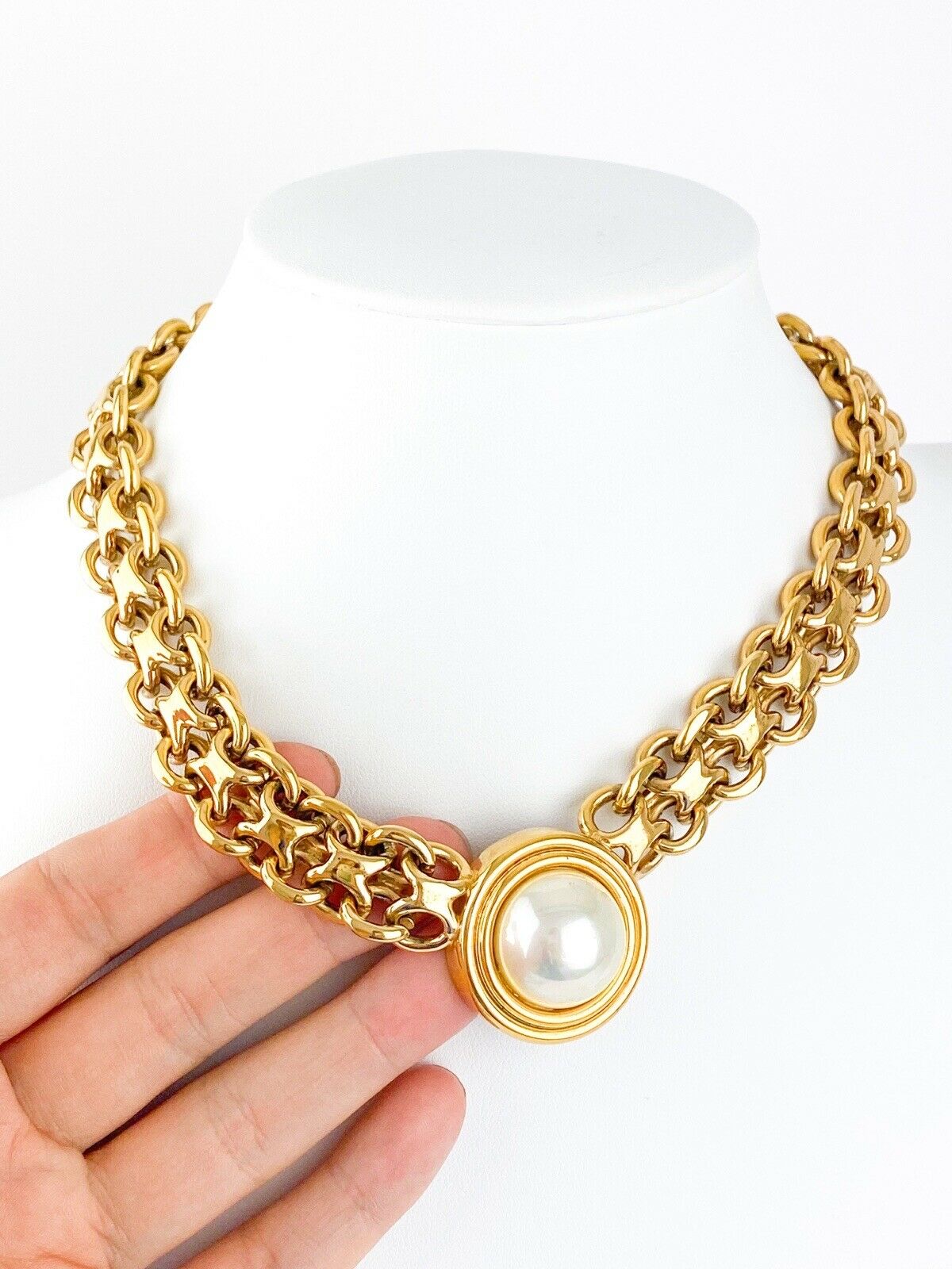LANVIN Germany Gold Tone Gorgeous Choker Necklace Faux Pearl Vintage