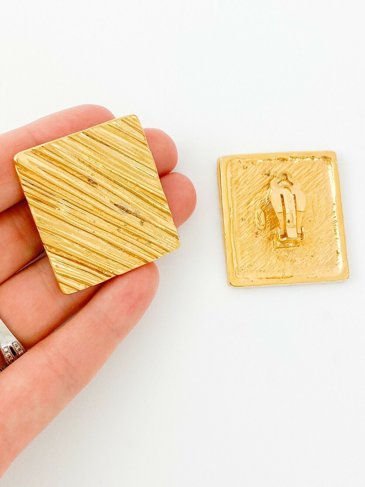 【SOLD OUT】YSL YVES SAINT LAURENT VINTAGE TEXTURED GOLD PLATED EARRINGS RECTANGLE
