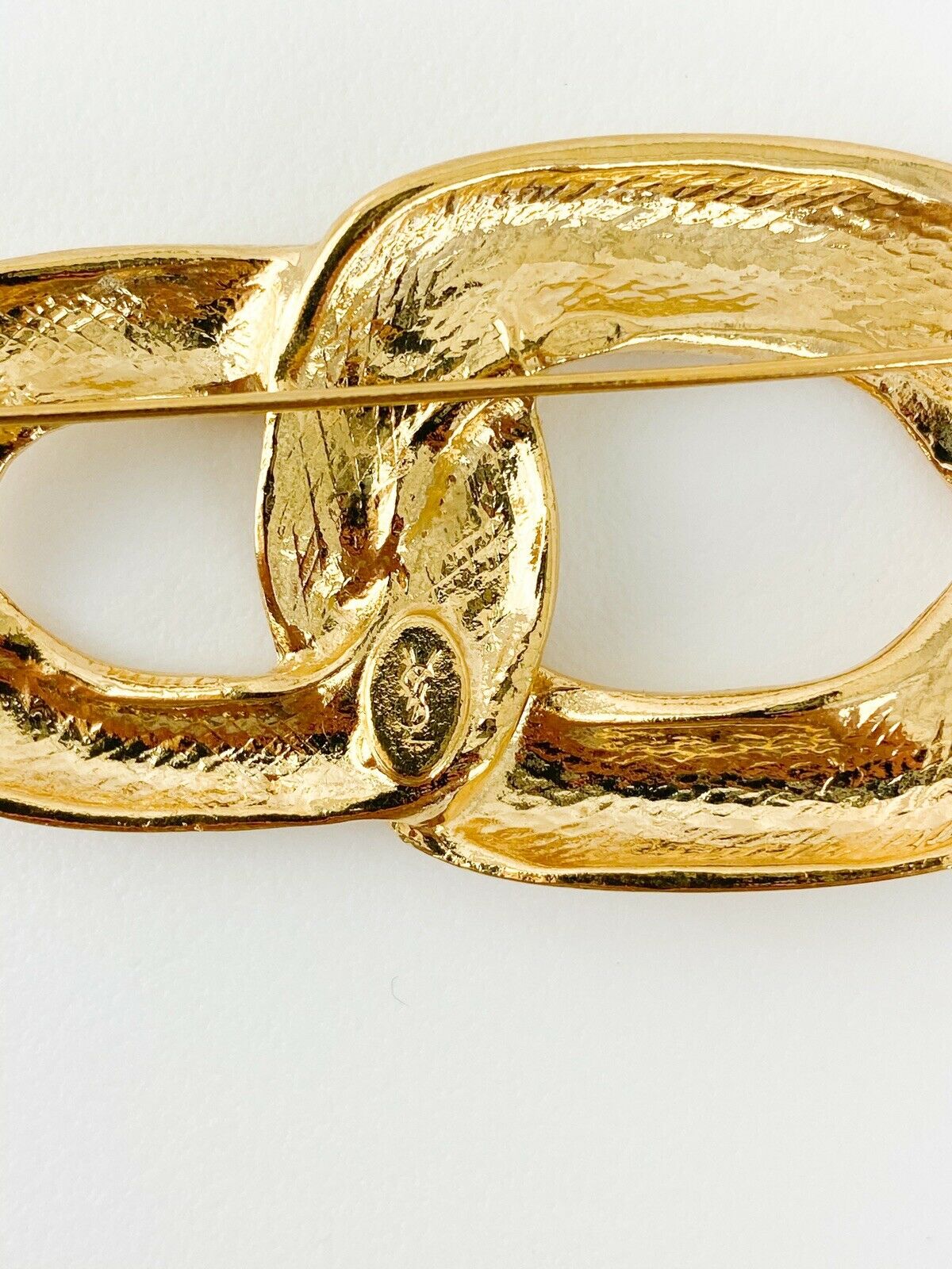 【SOLD OUT】YSL Yves Saint Laurent Vintage Gold Tone Brooch Pin Gold Tone Brooch Pin Openwork Link