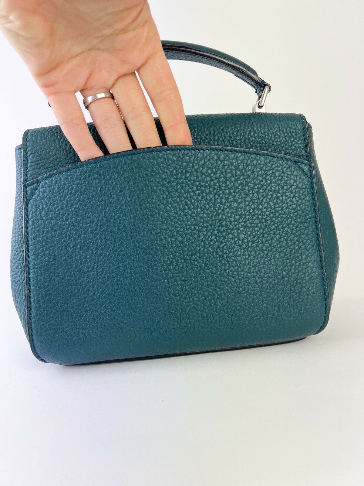 BALLY Switzerland Shoulder Bag Crossbody Bag Handbag Green Leather B Turn Vintage Made in Italy