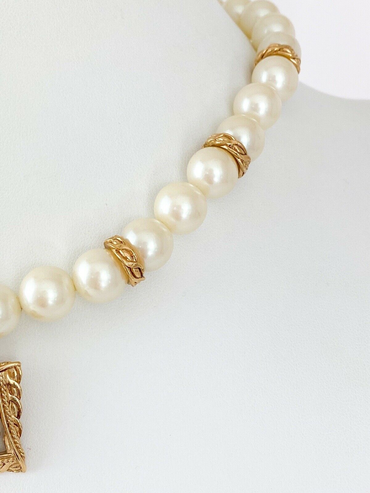 【SOLD OUT】GIVENCHY Paris Vintage Gold Tone Choker Necklace Faux Pearl Resin