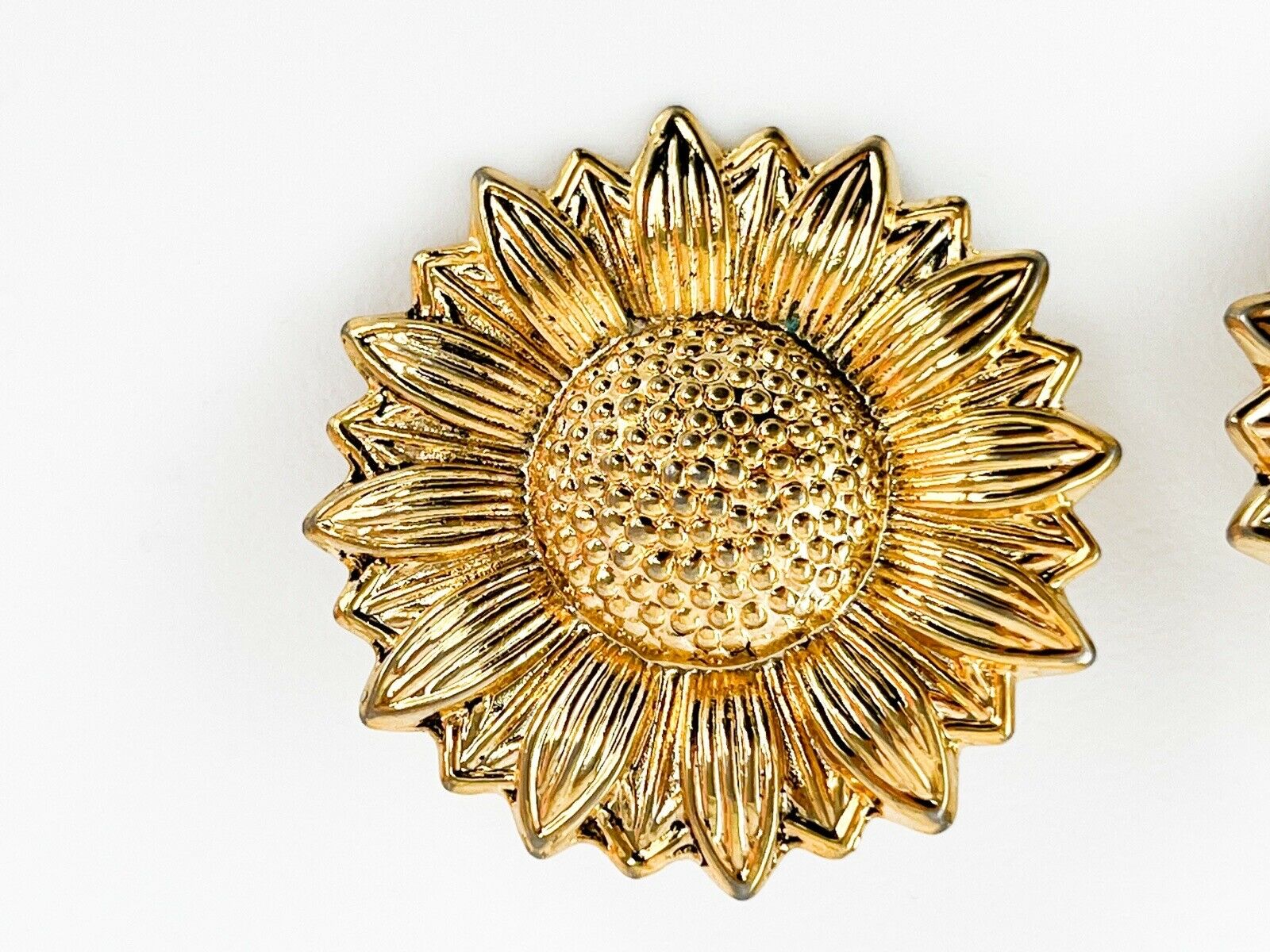 KENZO Paris Vintage Sunflower Clip-on Earrings Gold Tone Beautiful