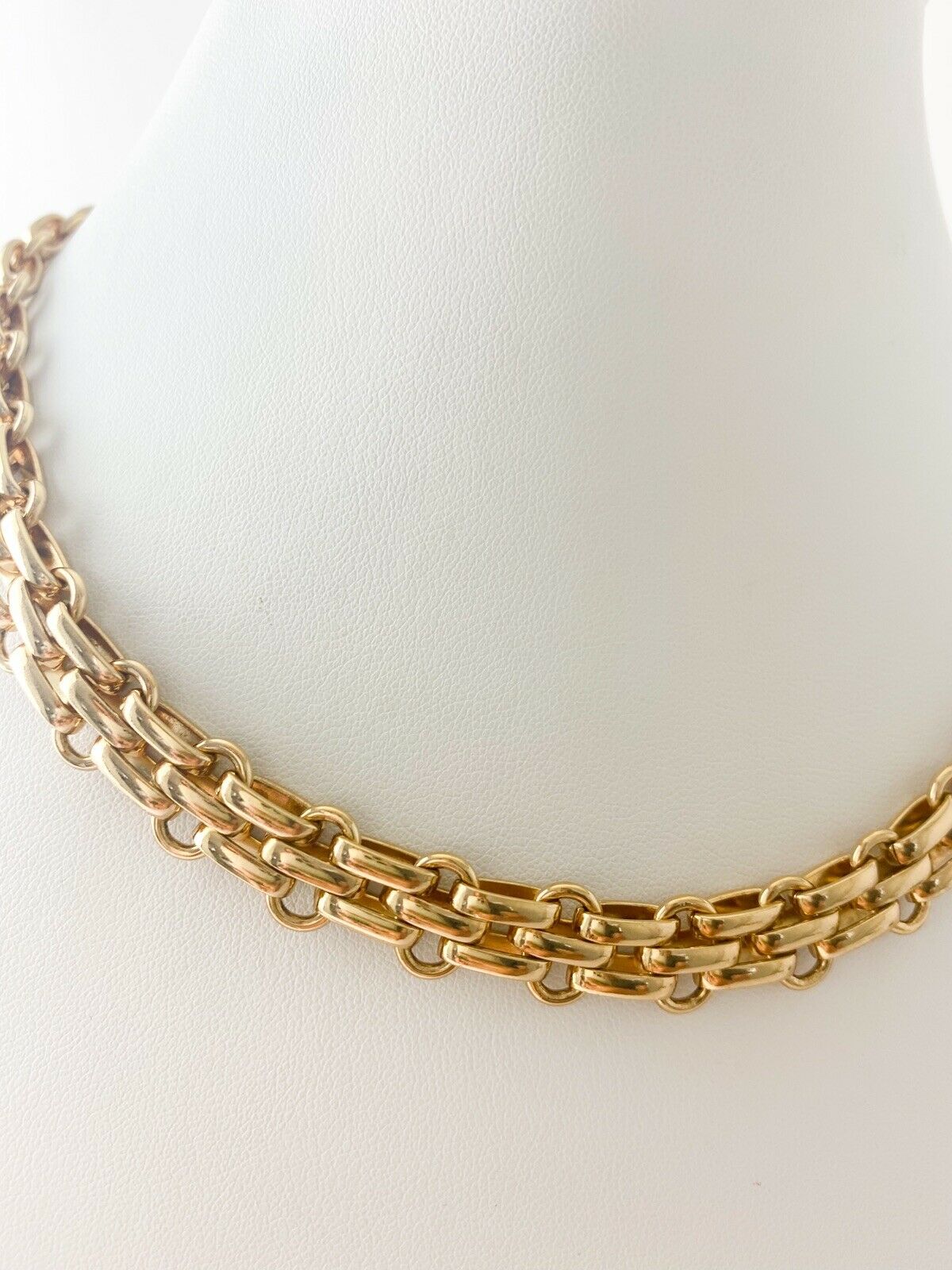 Christian Dior Gold Tone Vintage Beautiful Choker Chain Necklace