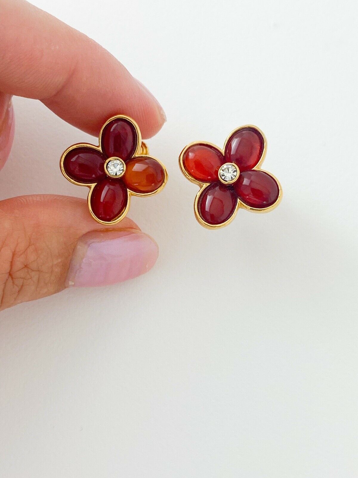 PIERRE BALMAIN PARIS Vintage Gold Tone Flower Earrings Glass Cabochon Brown
