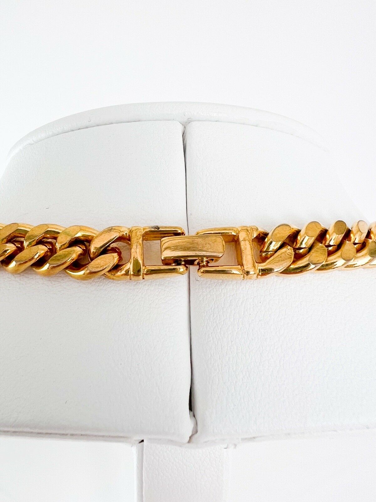 【SOLD OUT】Moschino Vintage Gold Tone Choker Necklace Chain Logo Charm