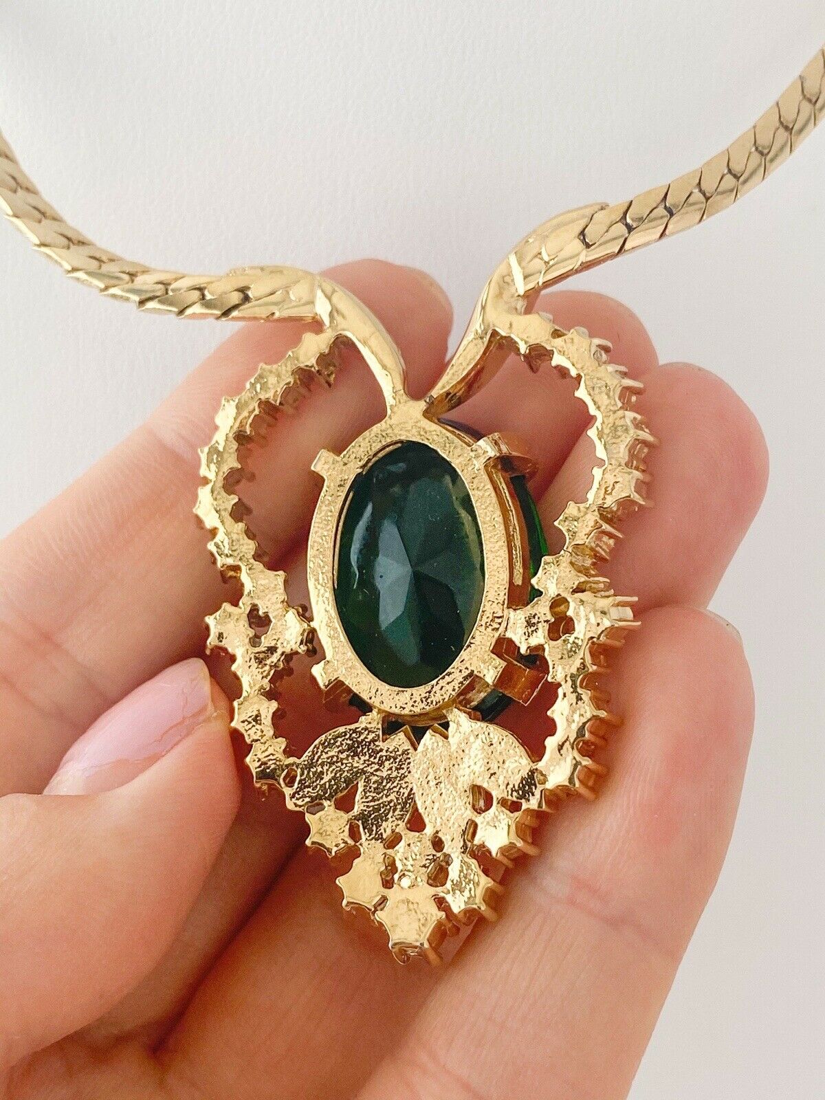 【SOLD OUT】Nina Ricci Gold Tone Vintage Choker Necklace Massive Emerald Green Beautiful