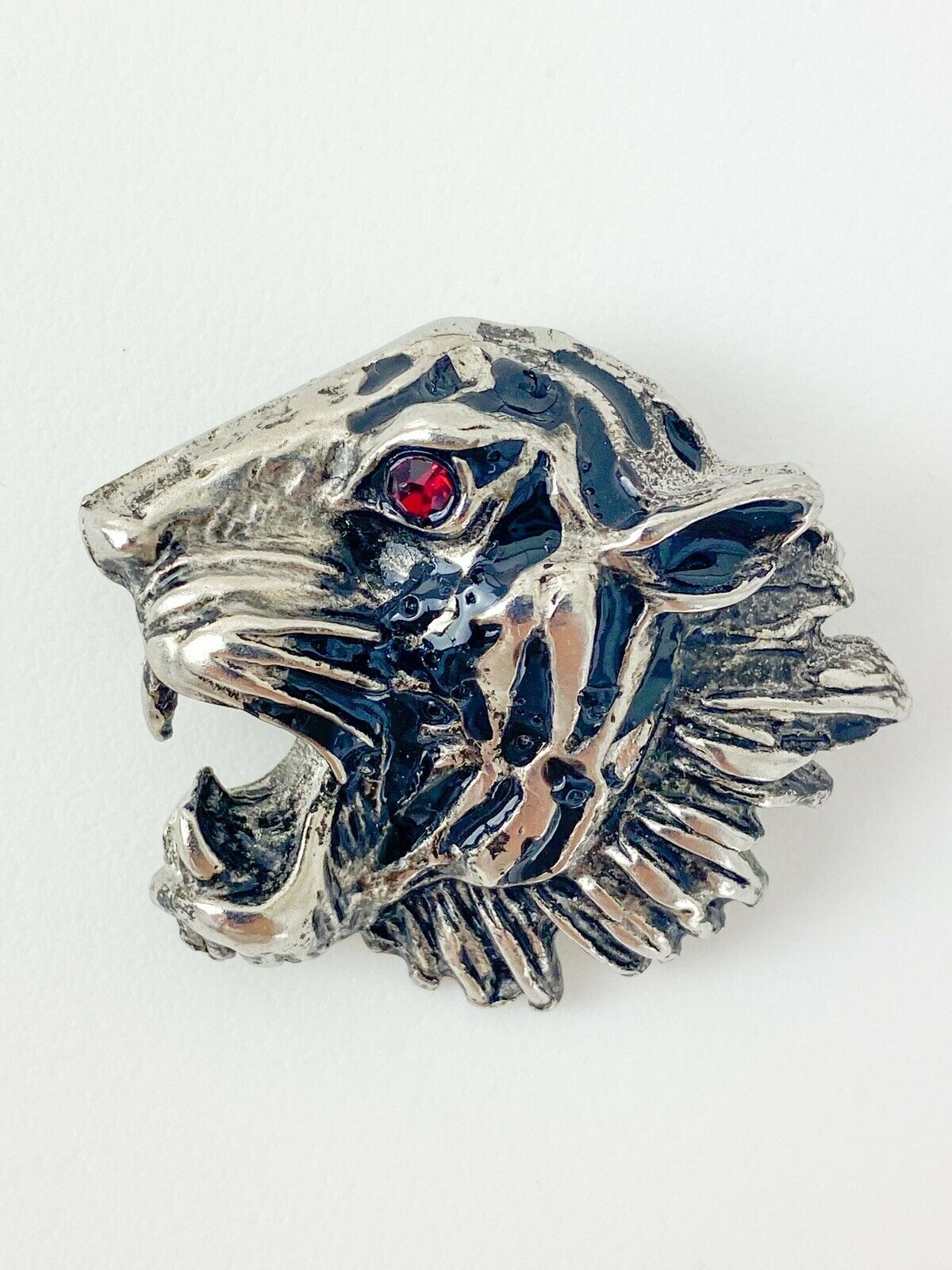 【SOLD OUT】GIORGIO ARMANI Silver Tone Tiger Head Brooch Pin Crystal Rhinestone Ruby