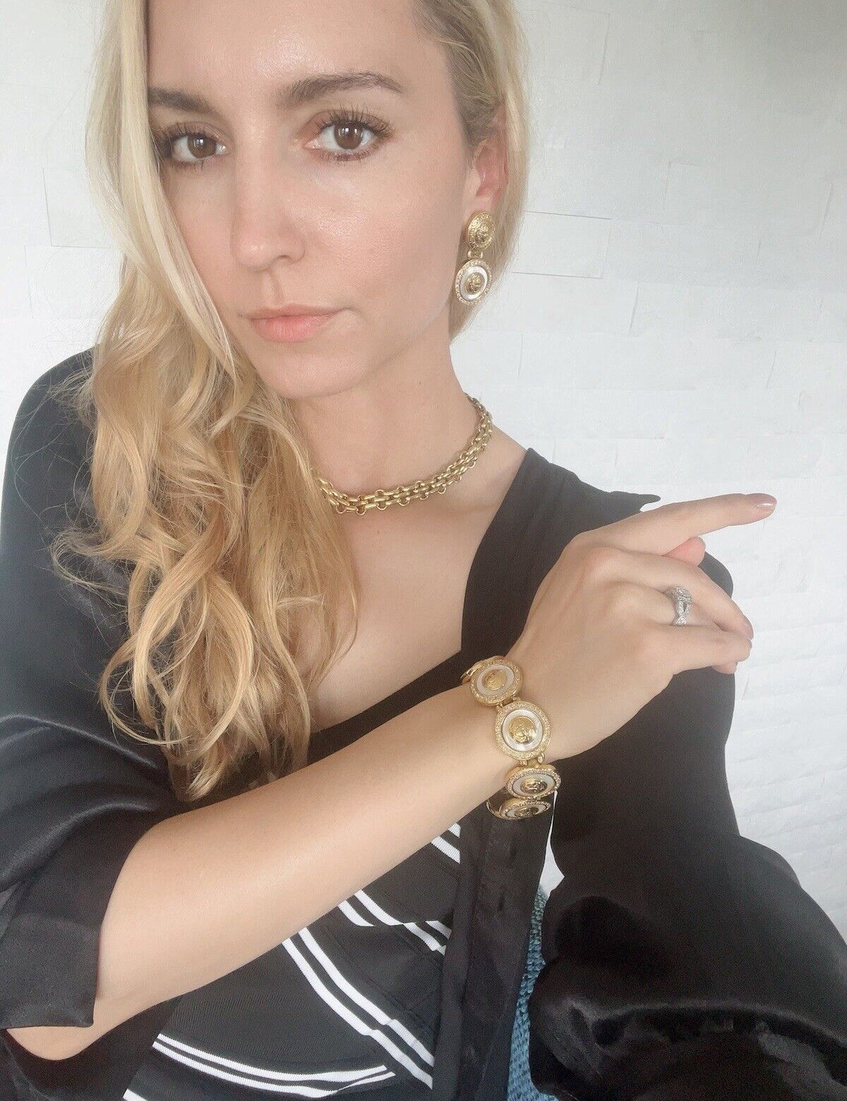  GIANNI VERSACE Vintage Charm Bracelet Medusa Head Gold Pearl 
