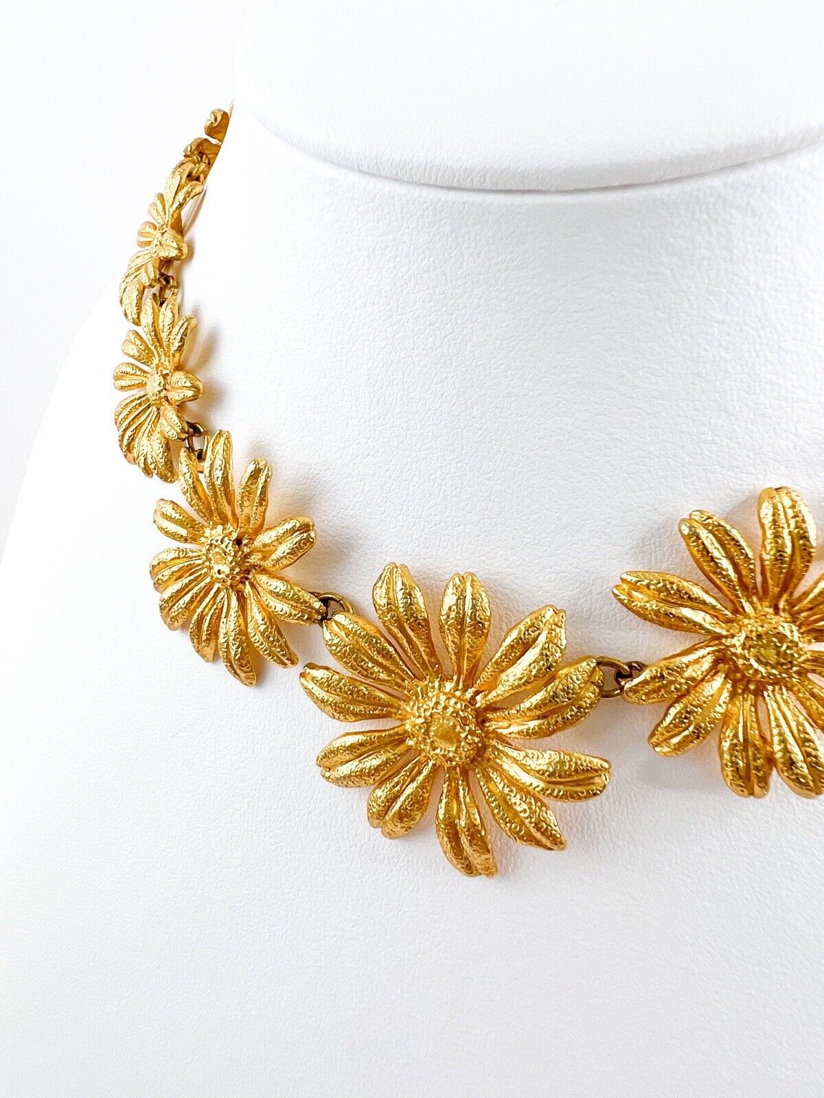 KENZO Vintage Charm Necklace Floral Gold Choker