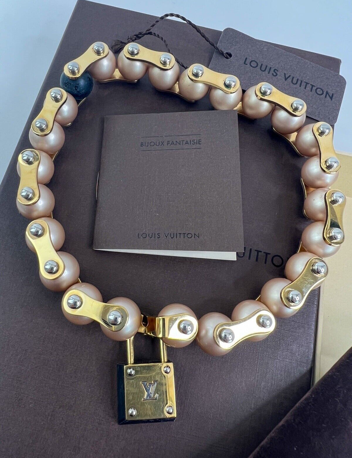 LOUIS VUITTON Vintage Choker Necklace Pearl