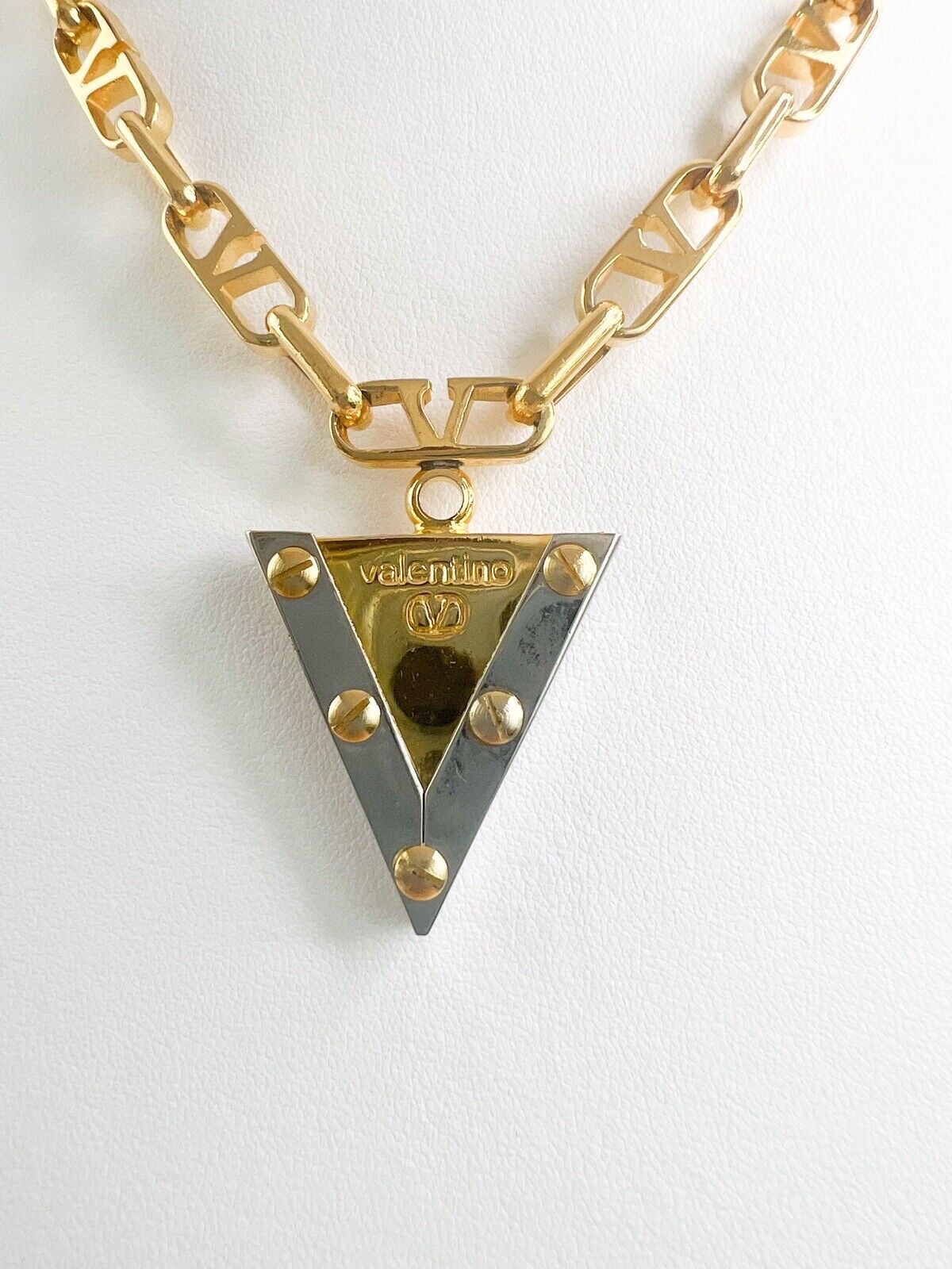 【SOLD OUT】Valentino Garavani Vintage Choker Necklace V logo Gold Tone Gorgeous