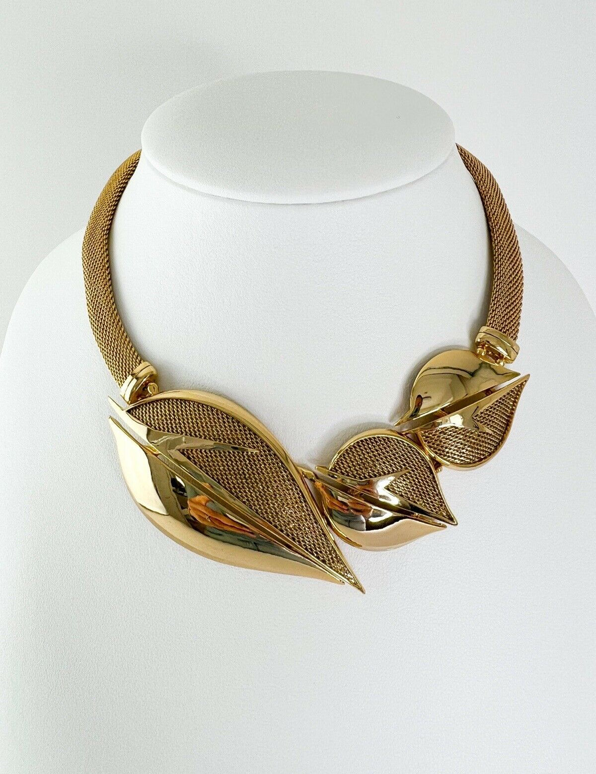 Balenciaga Vintage Charm Necklace GoldBalenciaga Vintage Charm Necklace Gold