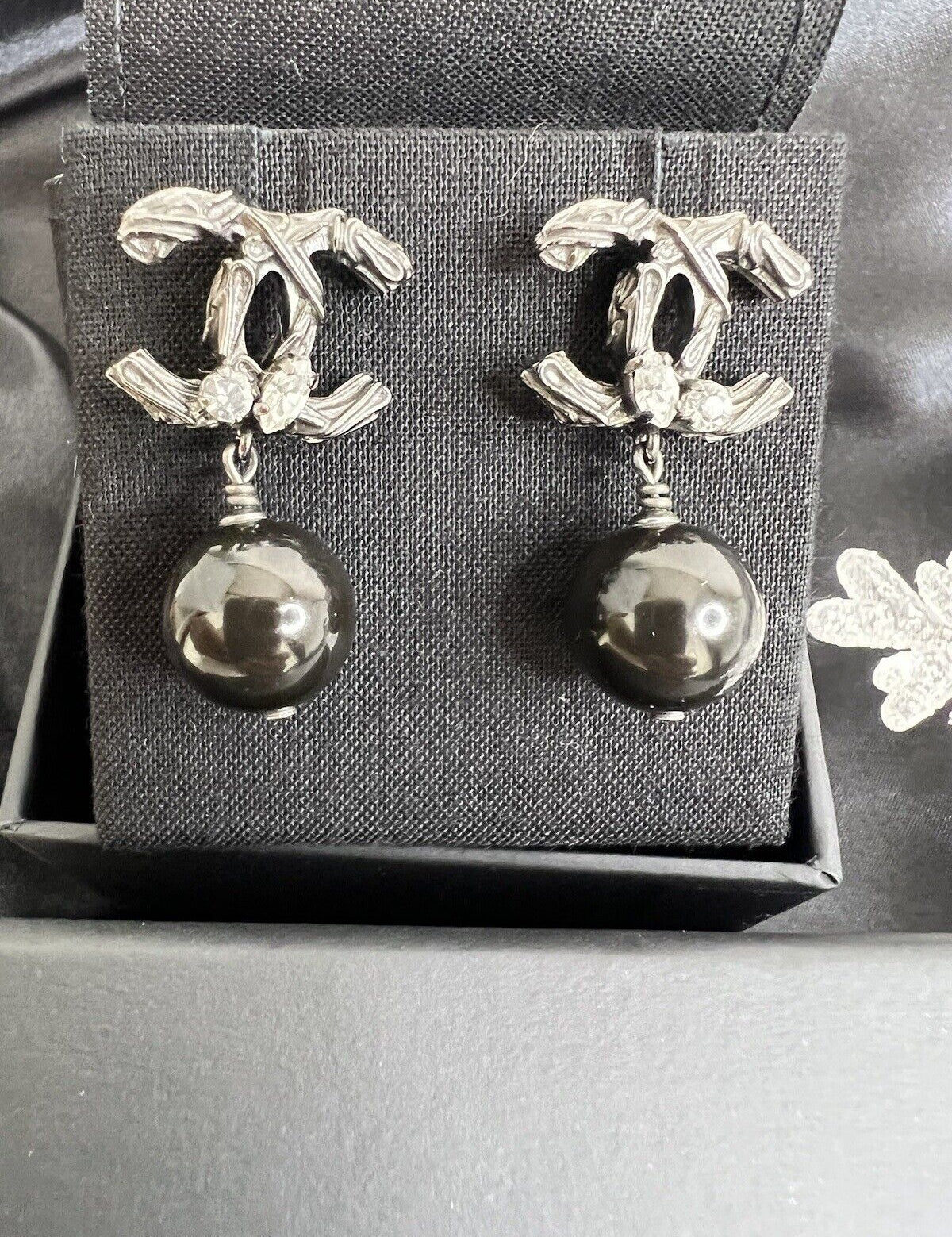 Chanel Dangle earrings CC logo Silver Tone Made in Italy Vintage 