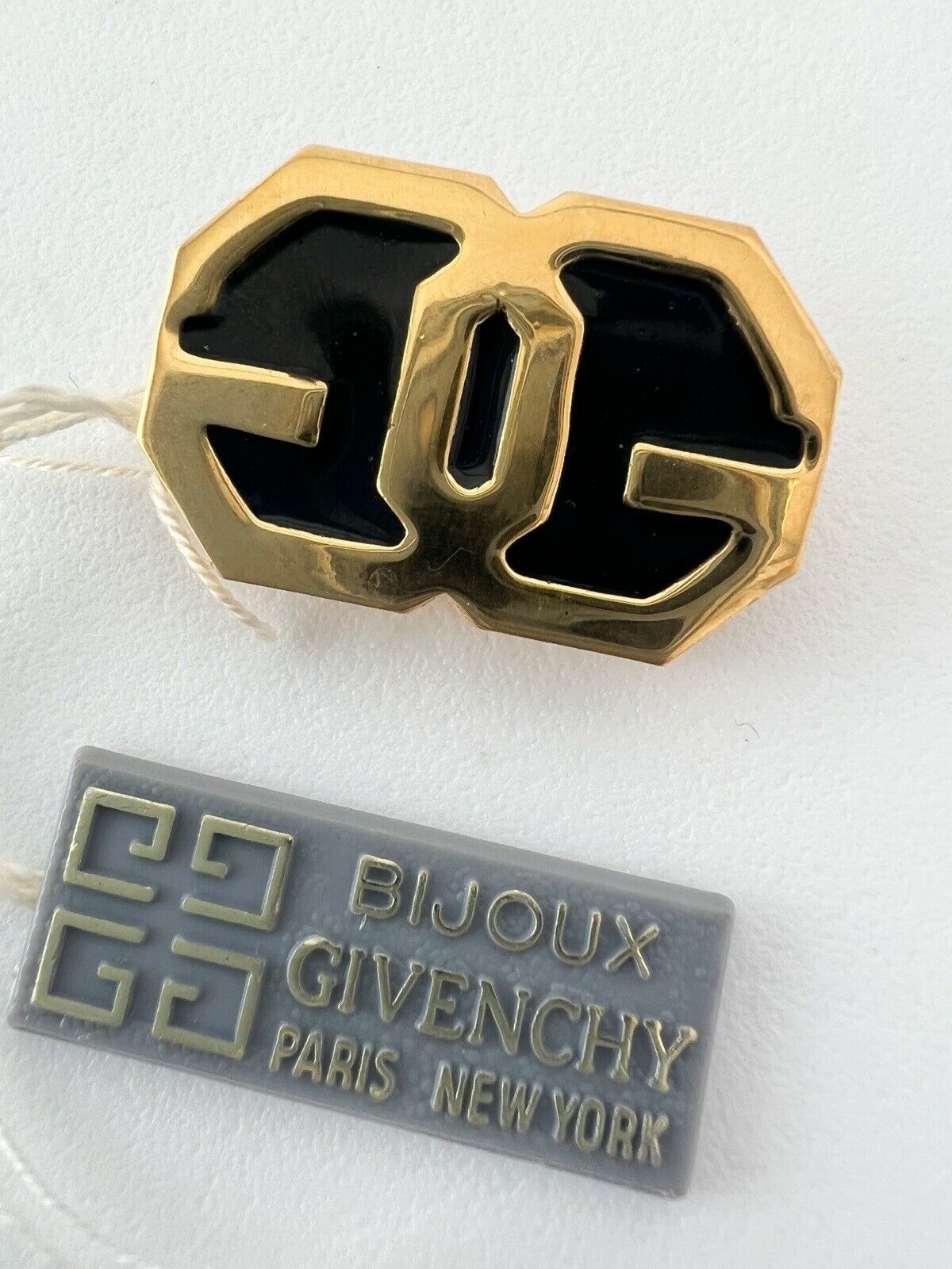 Bujor Japan Bijoux Givenchy 1980 Vintage Gold Tone Logo Brooch Pin Black
