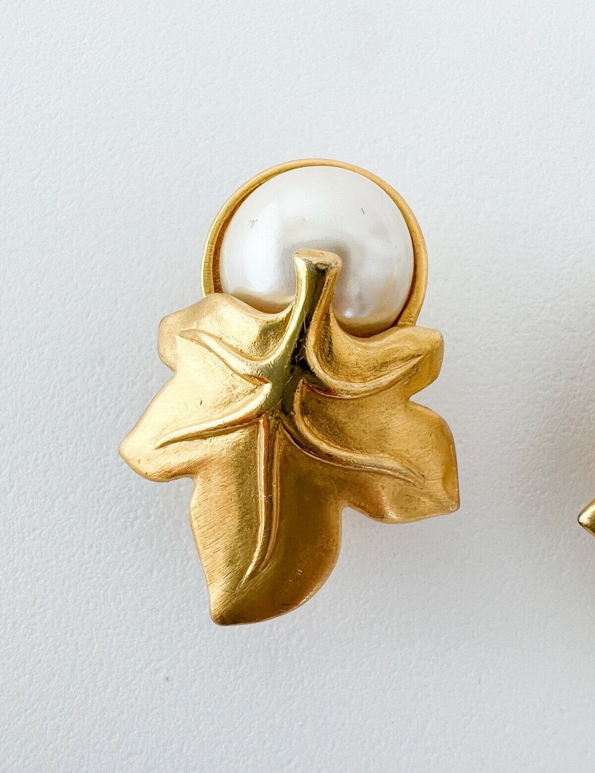 Givenchy Vintage Earrings Pearl Gold