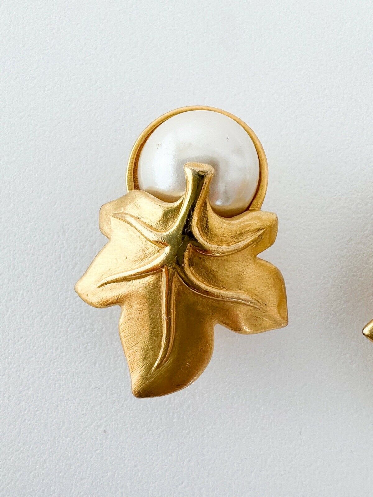 Givenchy Vintage Earrings Pearl Gold