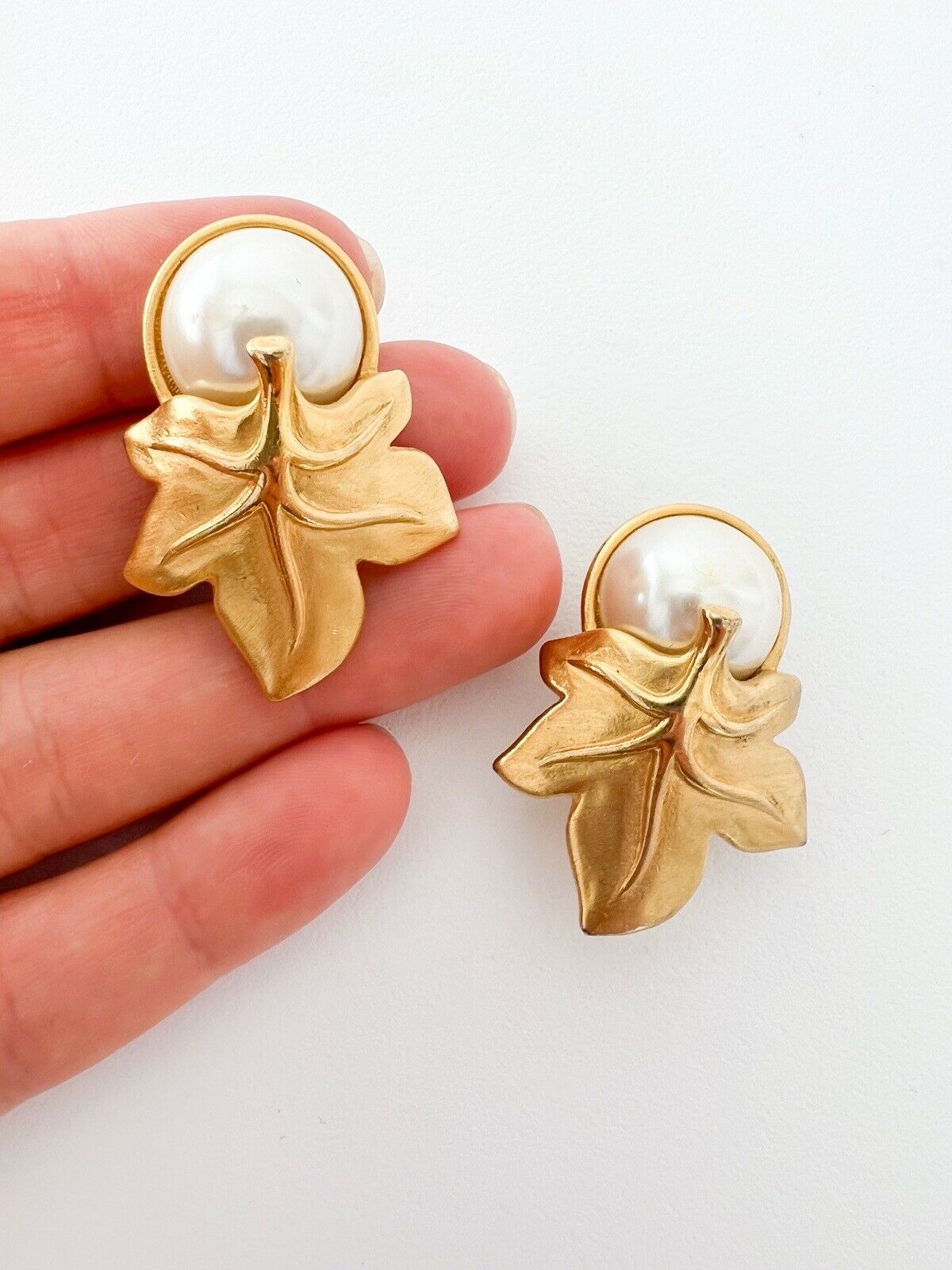 Givenchy Vintage Earrings Pearl Gold