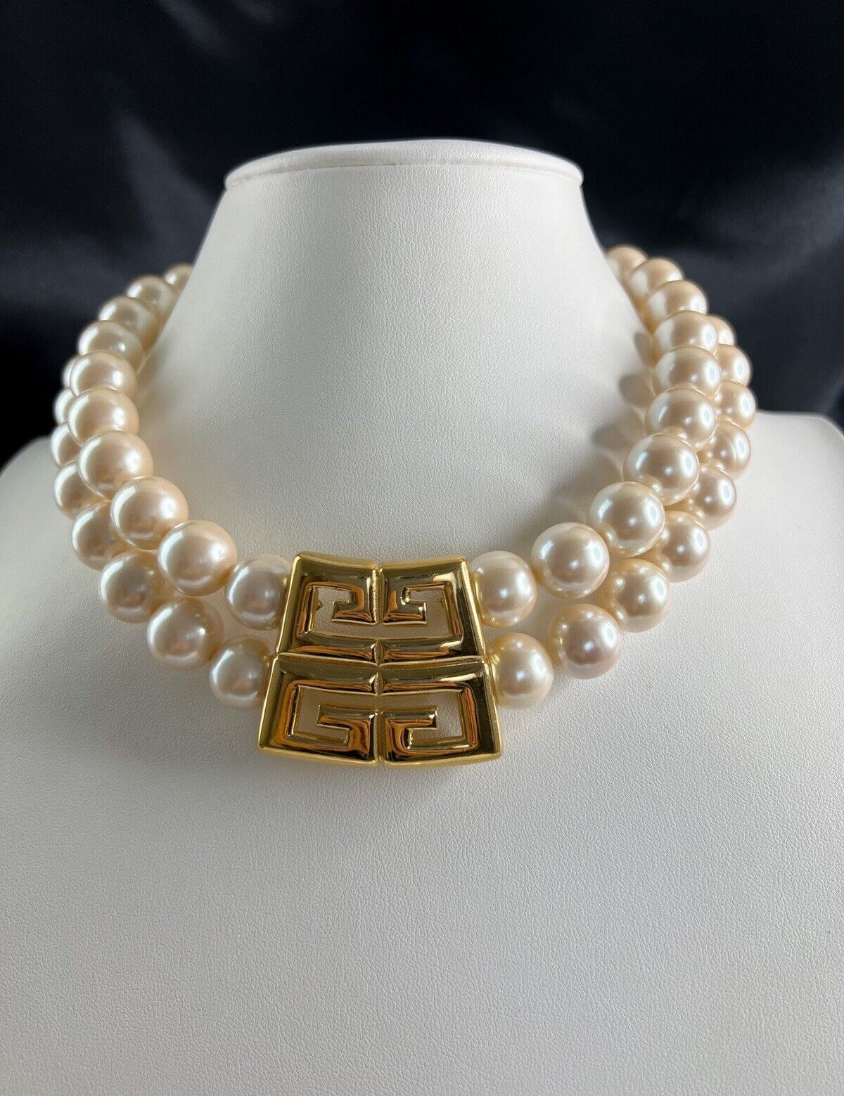 Givenchy Vintage Chunky 1977 Faux Pearls Choker Necklace Extremely Rare