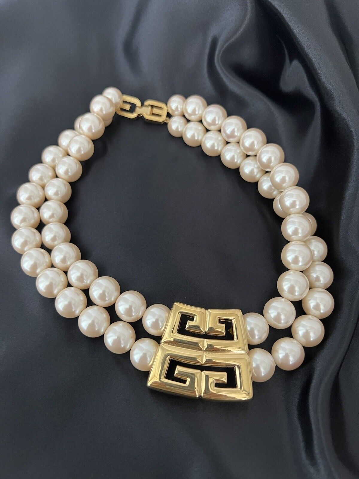 Givenchy Vintage Chunky 1977 Faux Pearls Choker Necklace Extremely Rare