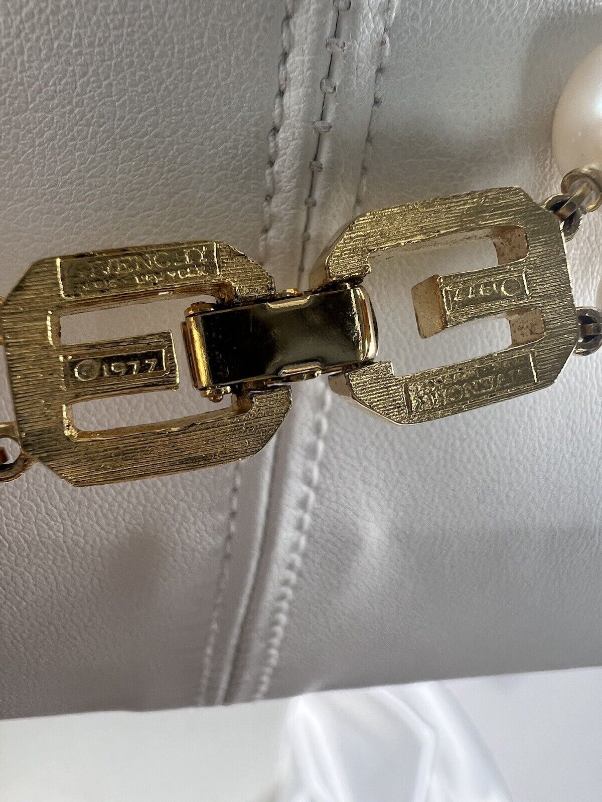 Givenchy Vintage Chunky 1977 Faux Pearls Choker Necklace Extremely Rare