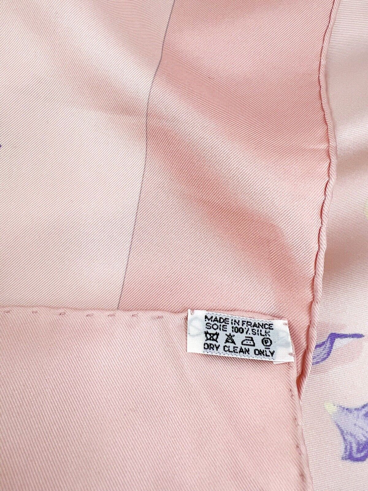 【SOLD OUT】Hermes Silk Pink Scarf Wrap “Des Fleurs pour de Dire” Vintage Made in France