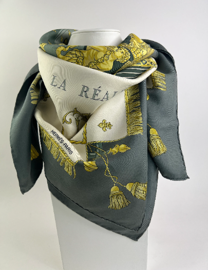 Vintage Hermes scarf, "La Reale Vue du Carrosse", Vintage Hermes Wrap , Silk scarf, made in France, Gift for her, Silk Scarves