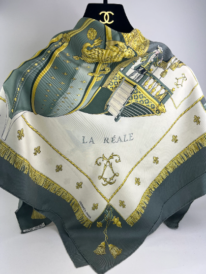 Vintage Hermes scarf, "La Reale Vue du Carrosse", Vintage Hermes Wrap , Silk scarf, made in France, Gift for her, Silk Scarves