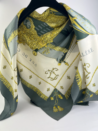 Vintage Hermes scarf, "La Reale Vue du Carrosse", Vintage Hermes Wrap , Silk scarf, made in France, Gift for her, Silk Scarves