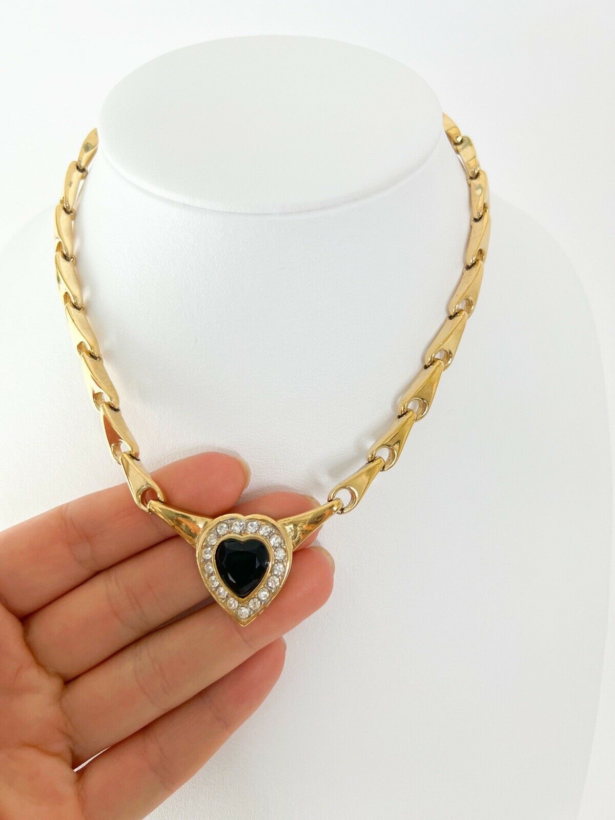 Nina Ricci Vintage Charm Necklace Choker Gold