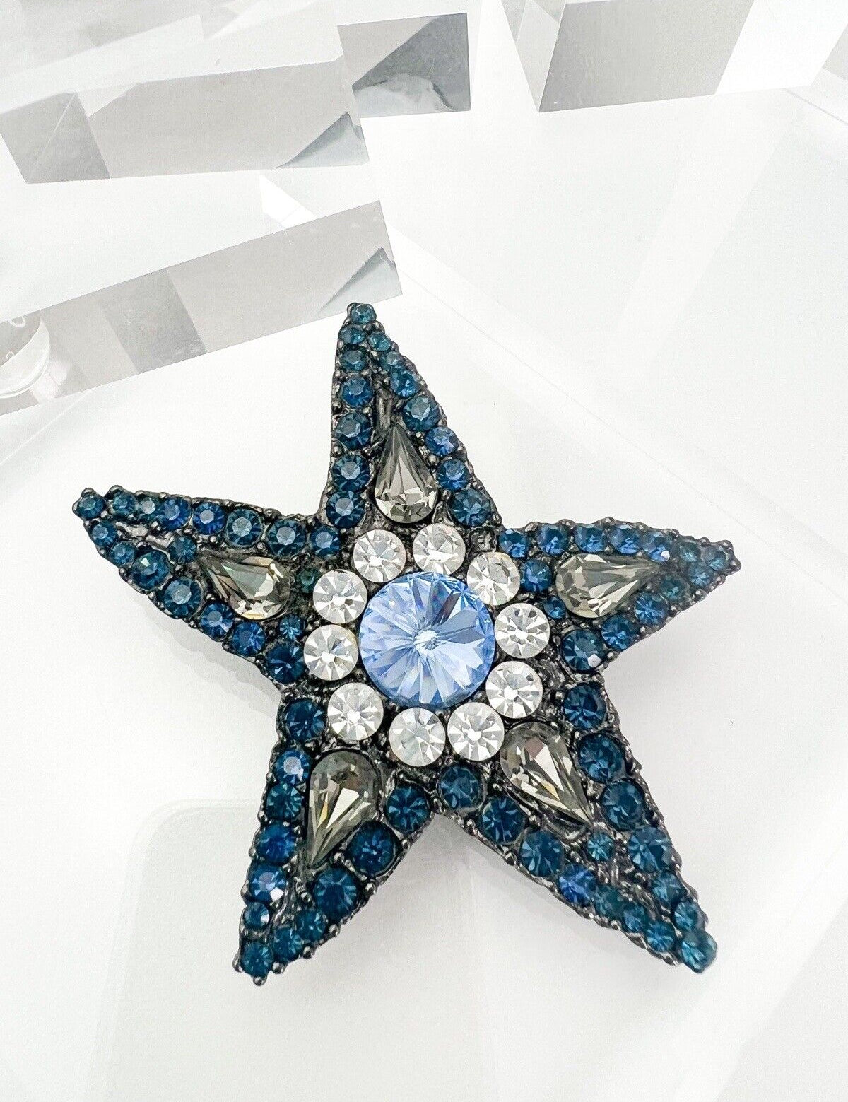 YSL Yves Saint Laurent Vintage Star Brooch Pin Rhinestones Women